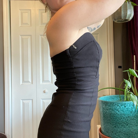 FITTED STRAPLESS SEXY AND COMFY COCKTAIL DRESS - Picture 6 of 6